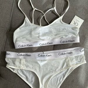 NEW CALVIN KLEIN SET